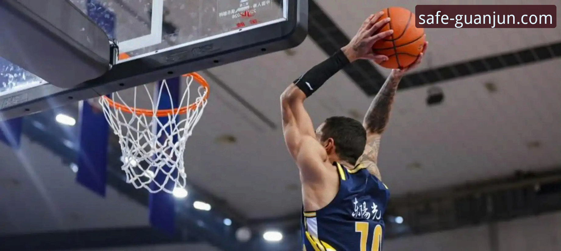 冠军体育平台地址 资深用户分享CBA季后赛观赛心得:山西横扫青岛的战术解析与平台体验